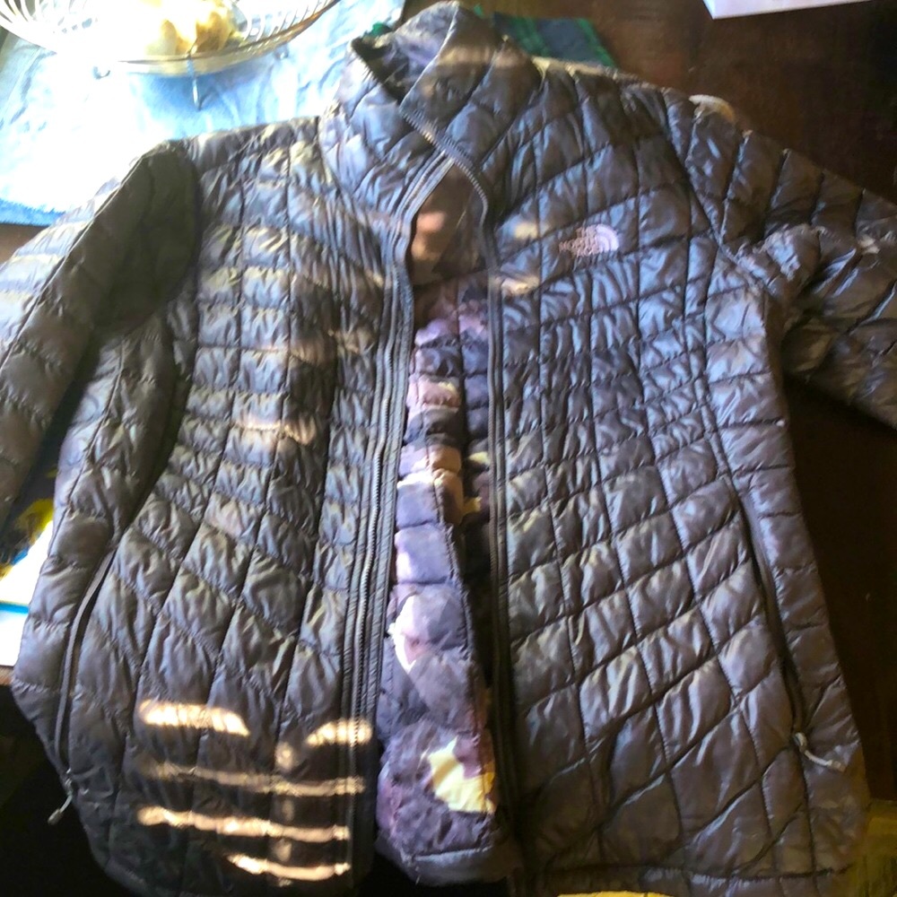 Womens Large Northface lightweight puff jacket